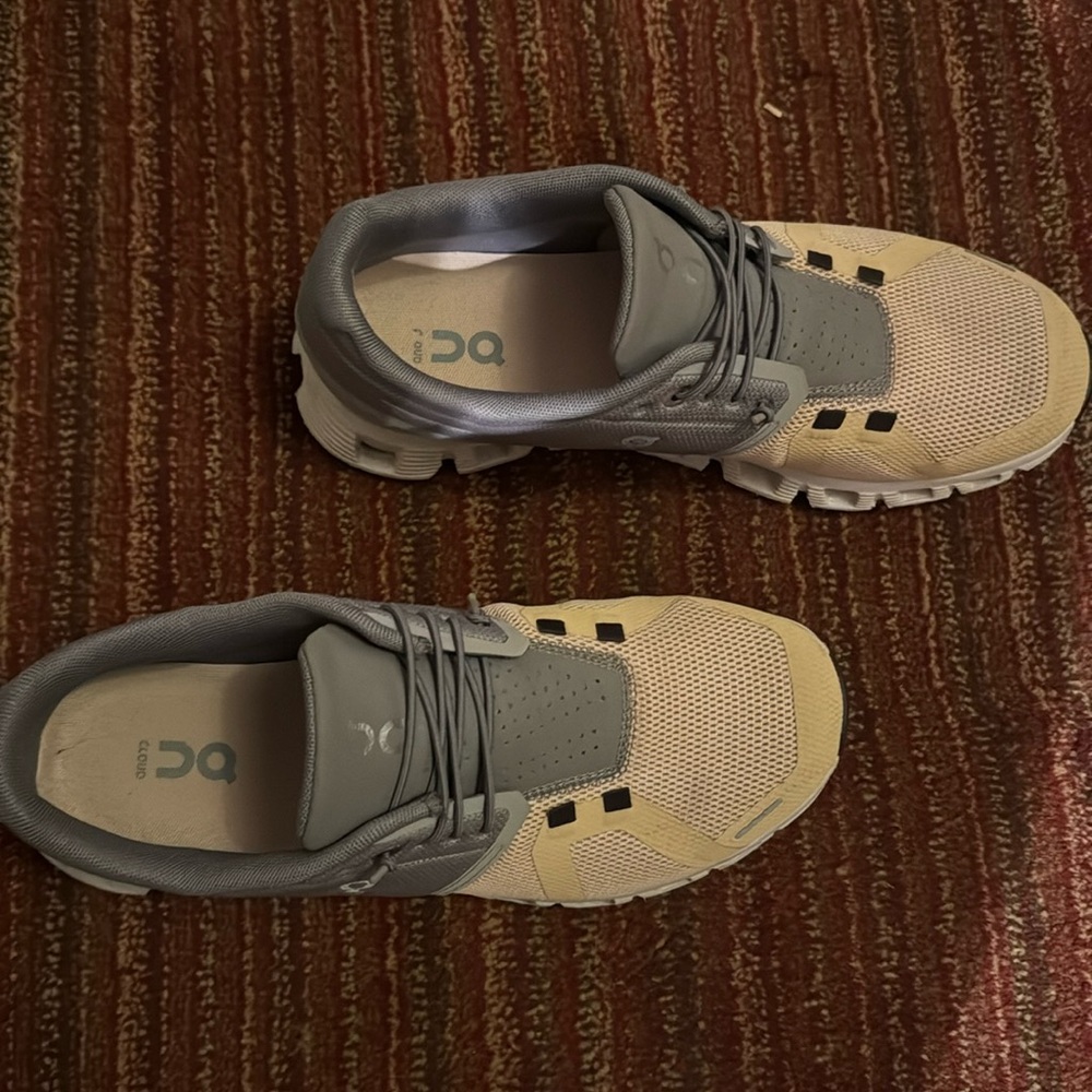 ON cloud Mens 7.5